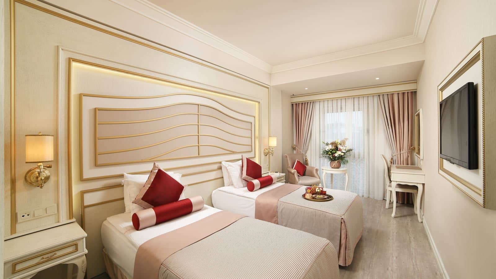 rooms-double-single-use-deluxe-city-view-king-bed
