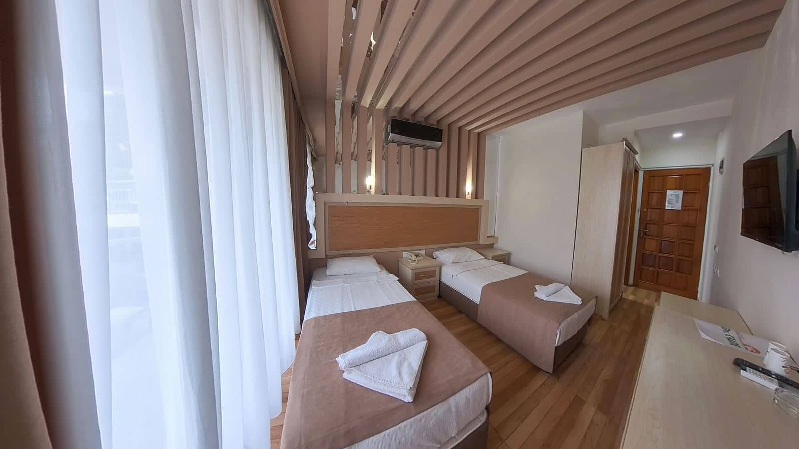 rooms-standard-room