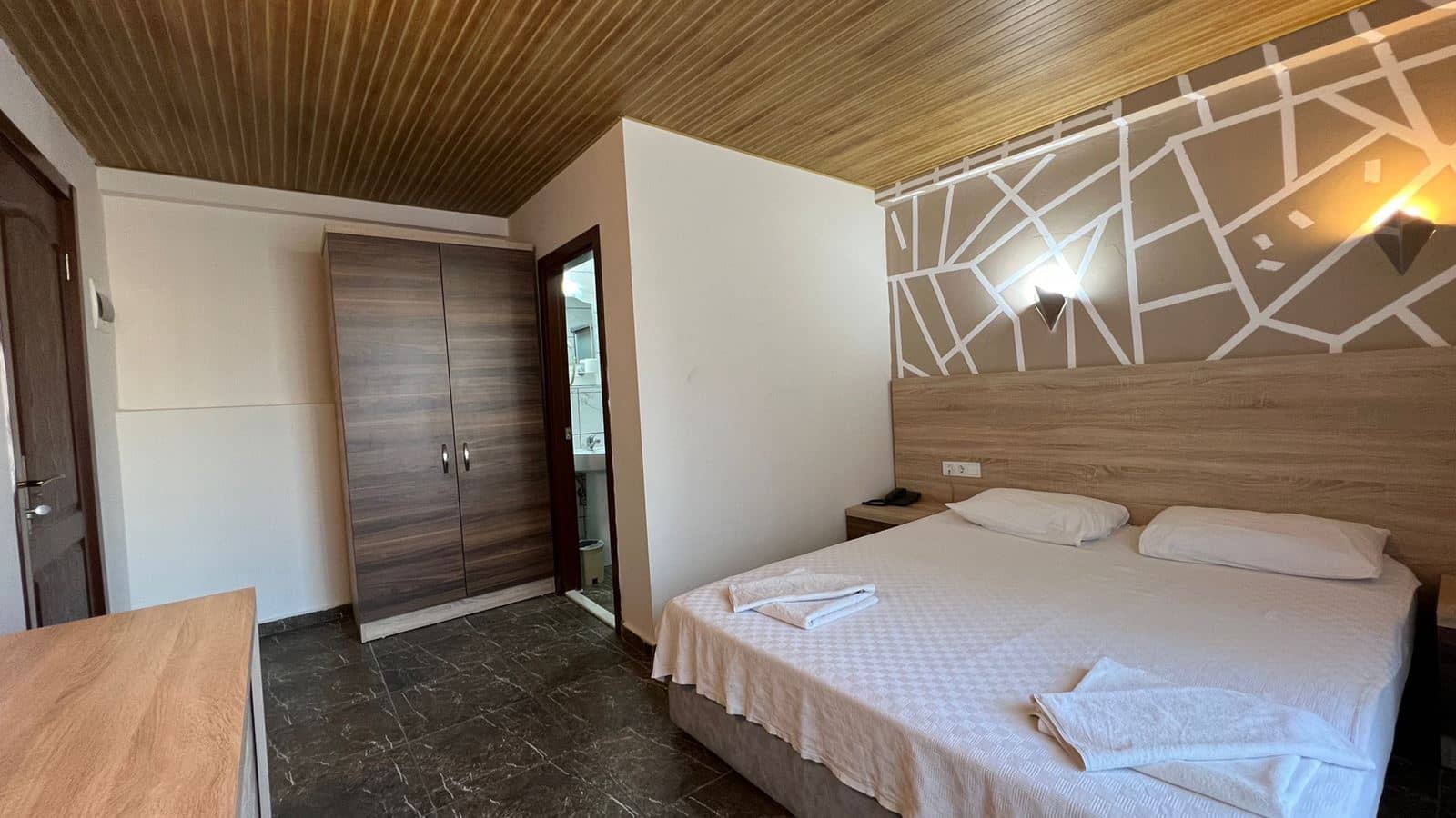 rooms-standard-room