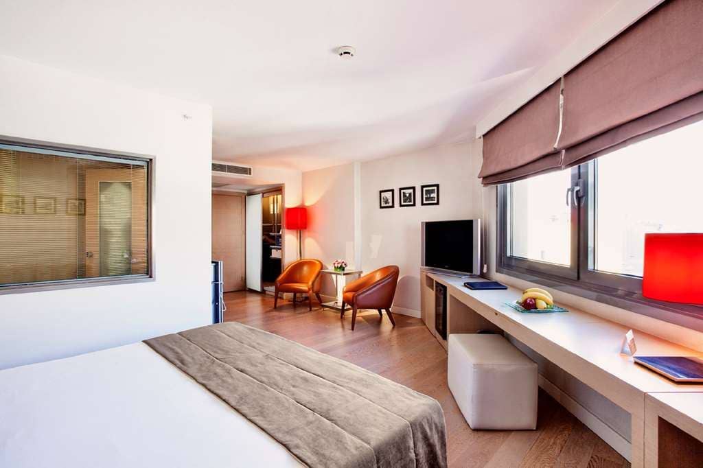 rooms-family-room-standard