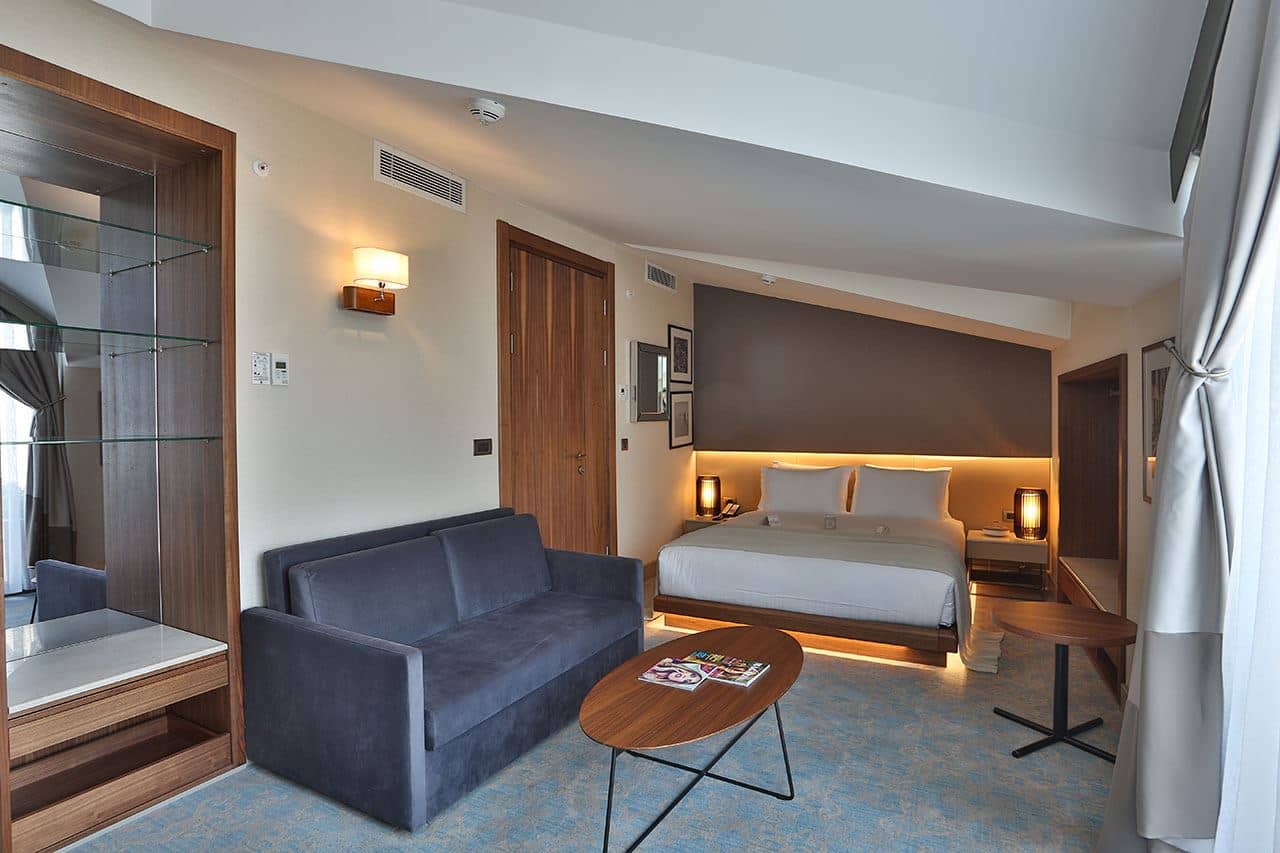 rooms-connection-room