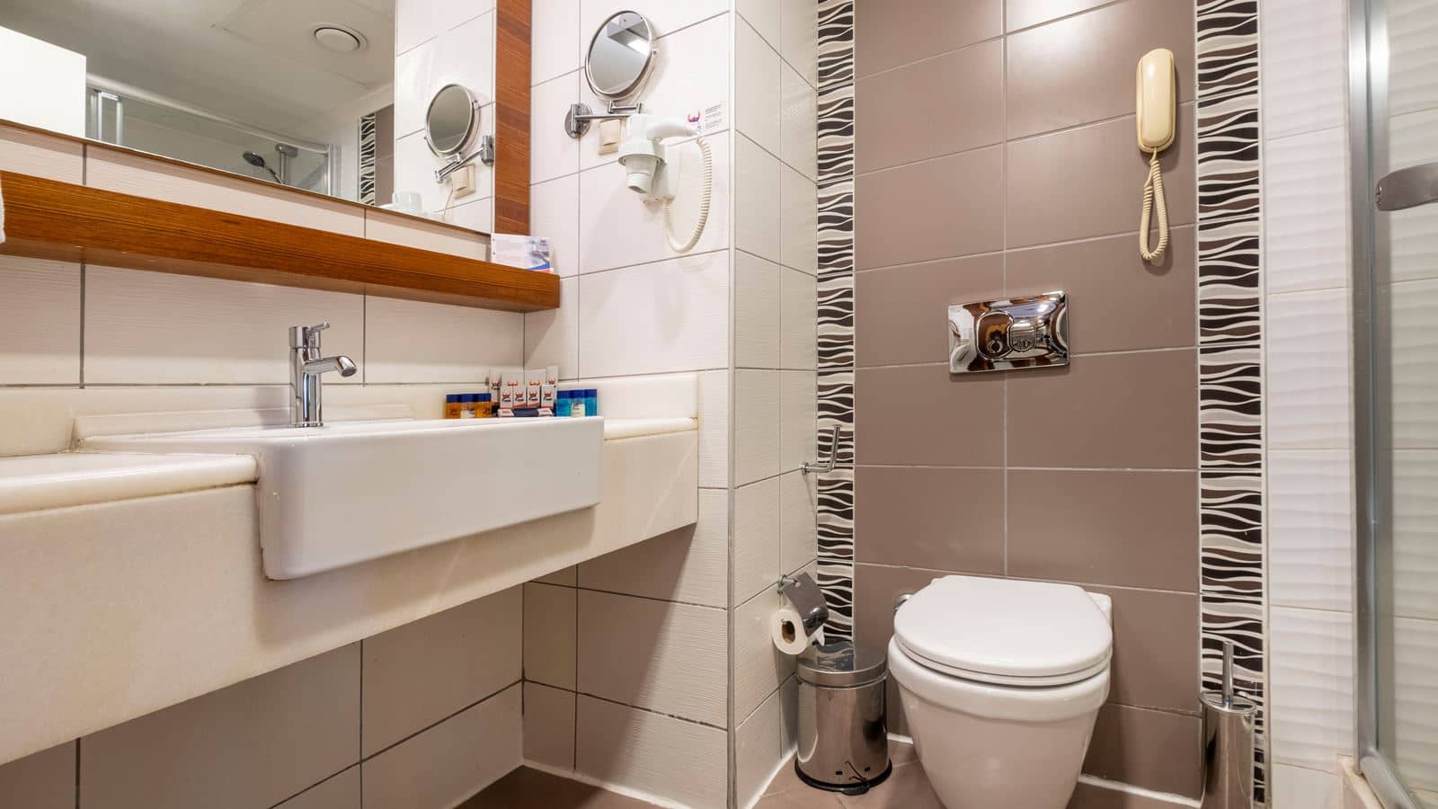 rooms-standard-room