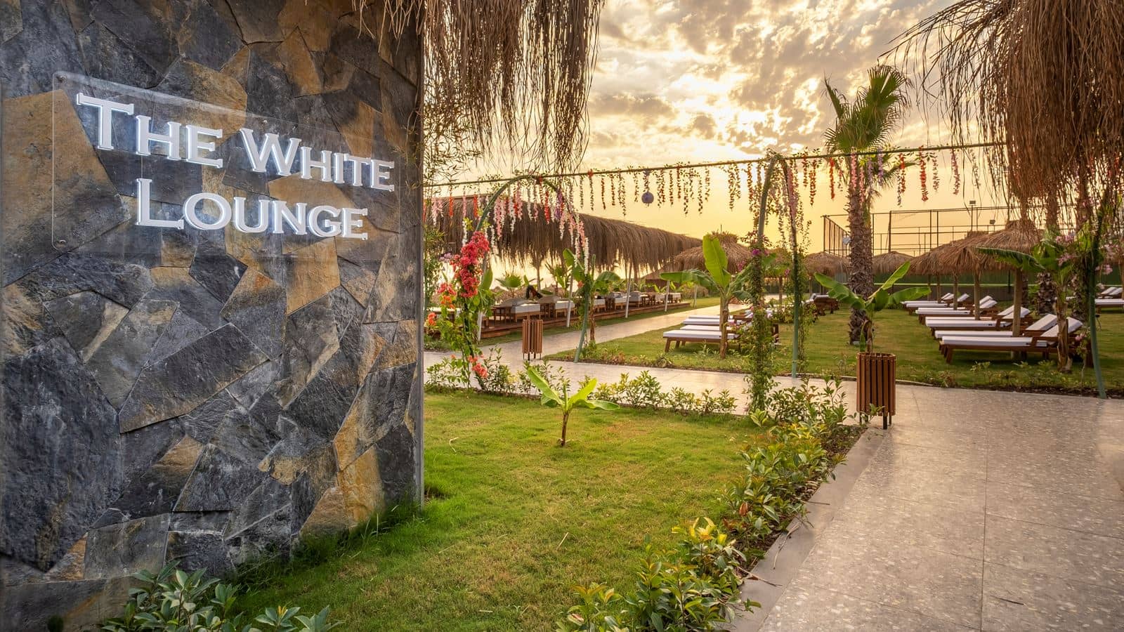 restaurants-the-white-lounge-snack