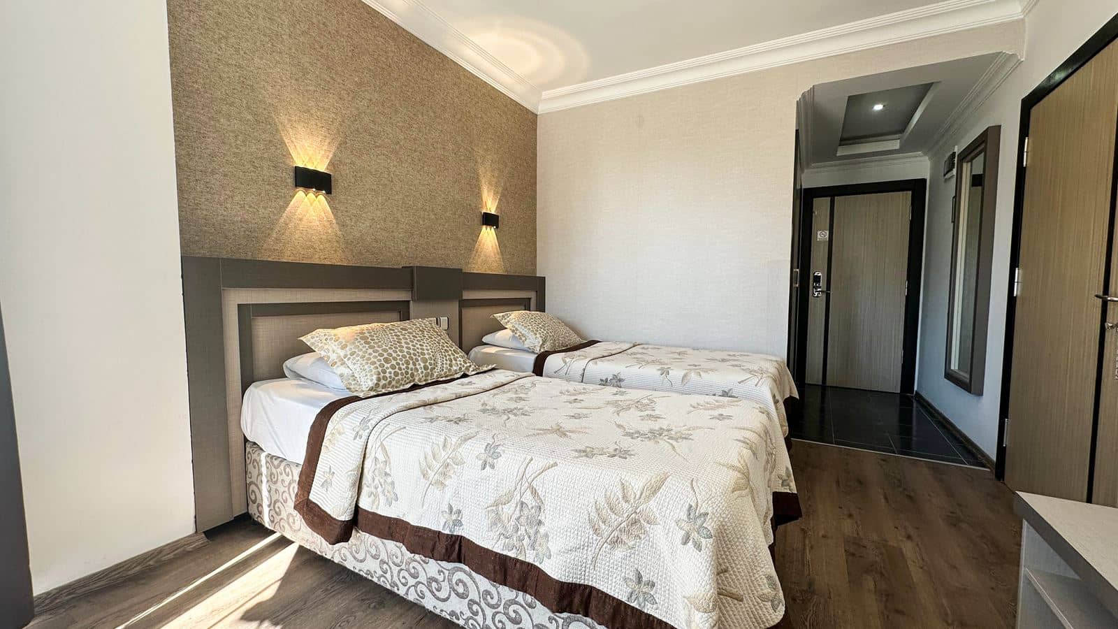 rooms-main-building-standard-room