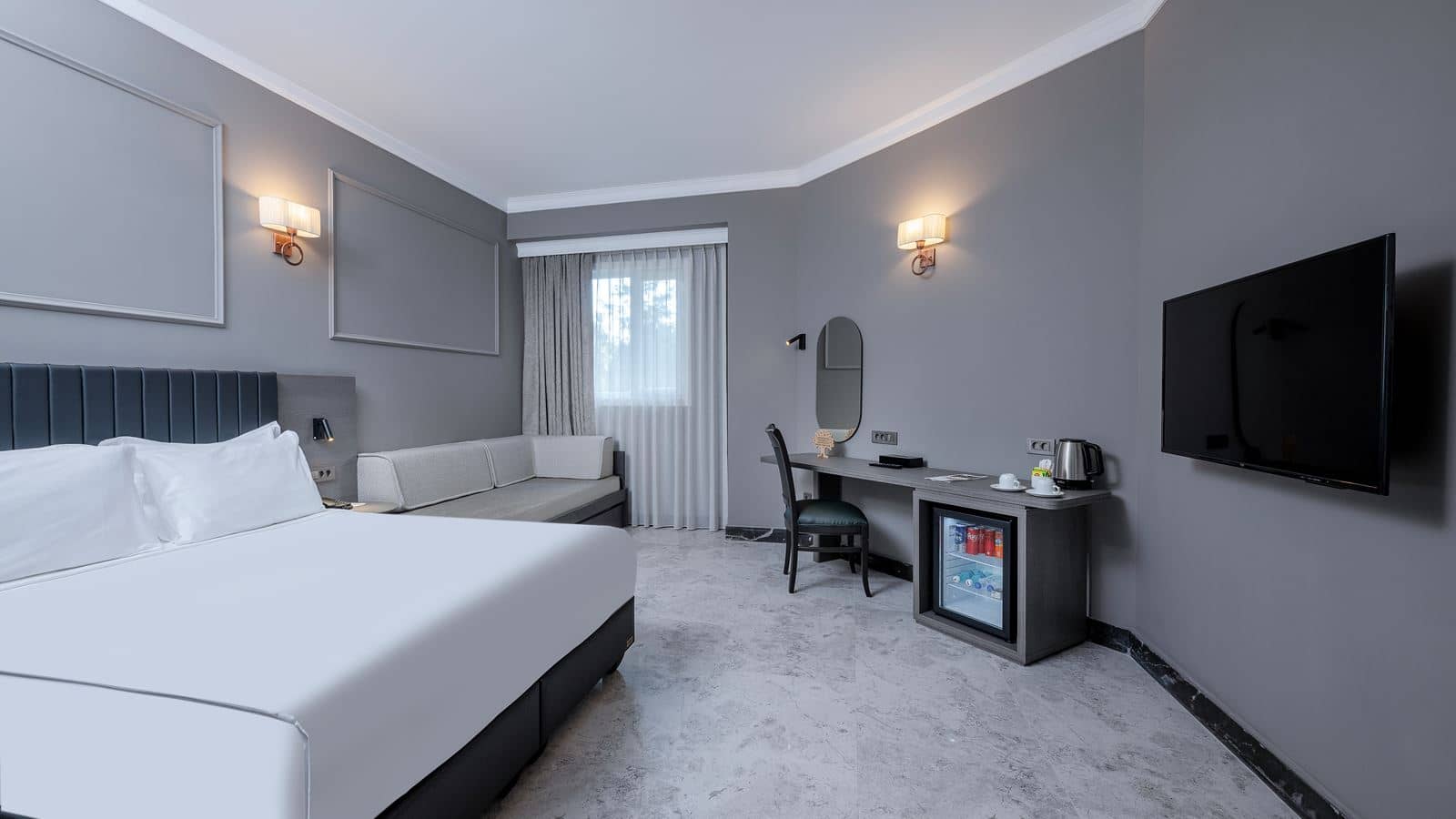 rooms-club-room-land-view