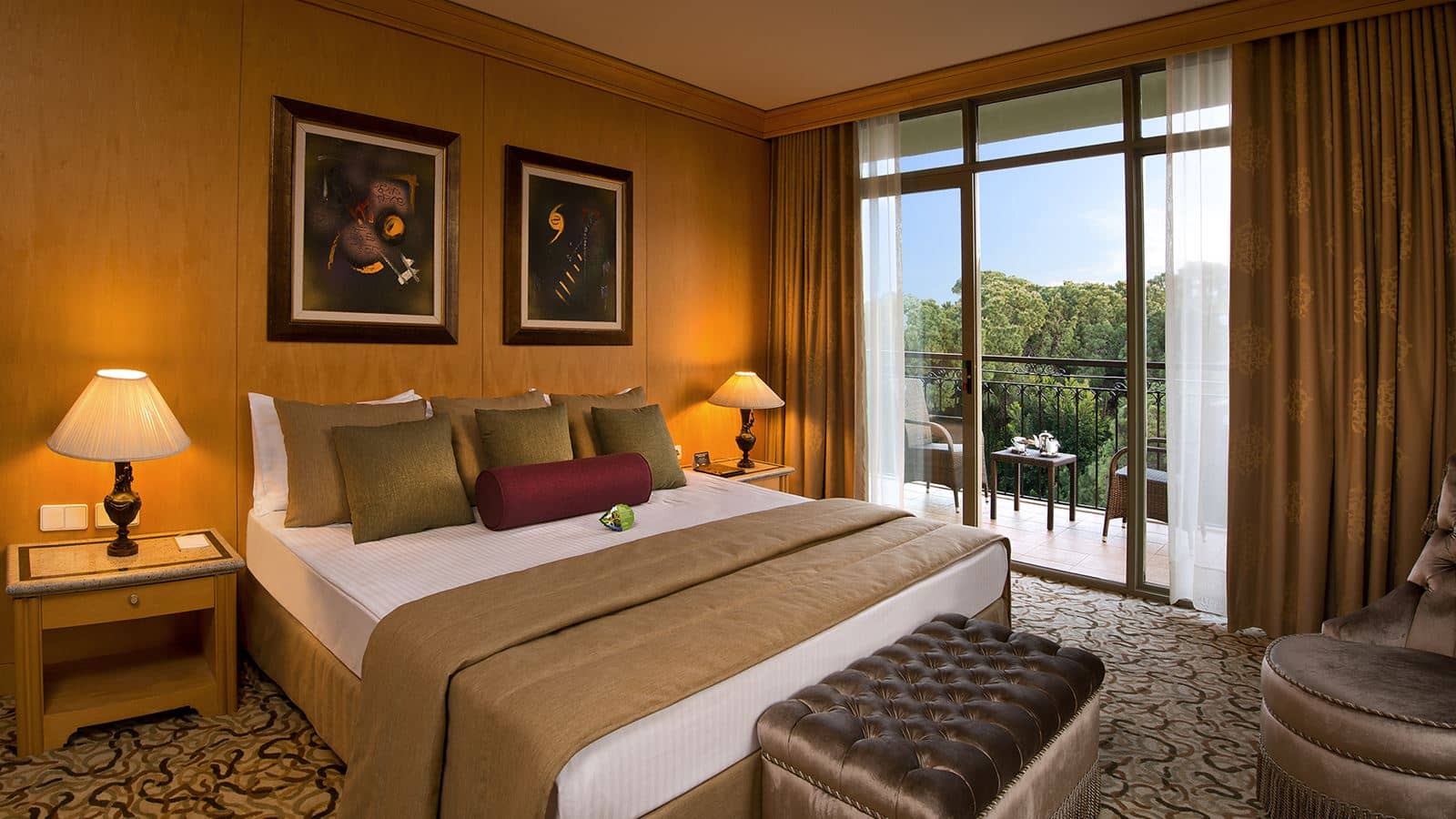 rooms-king-suite-room