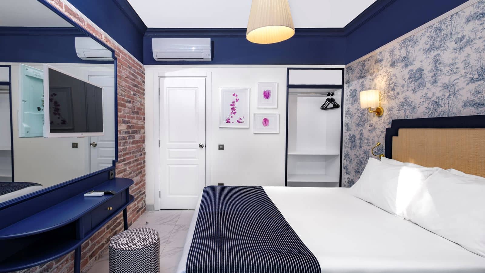 rooms-villa-family-room