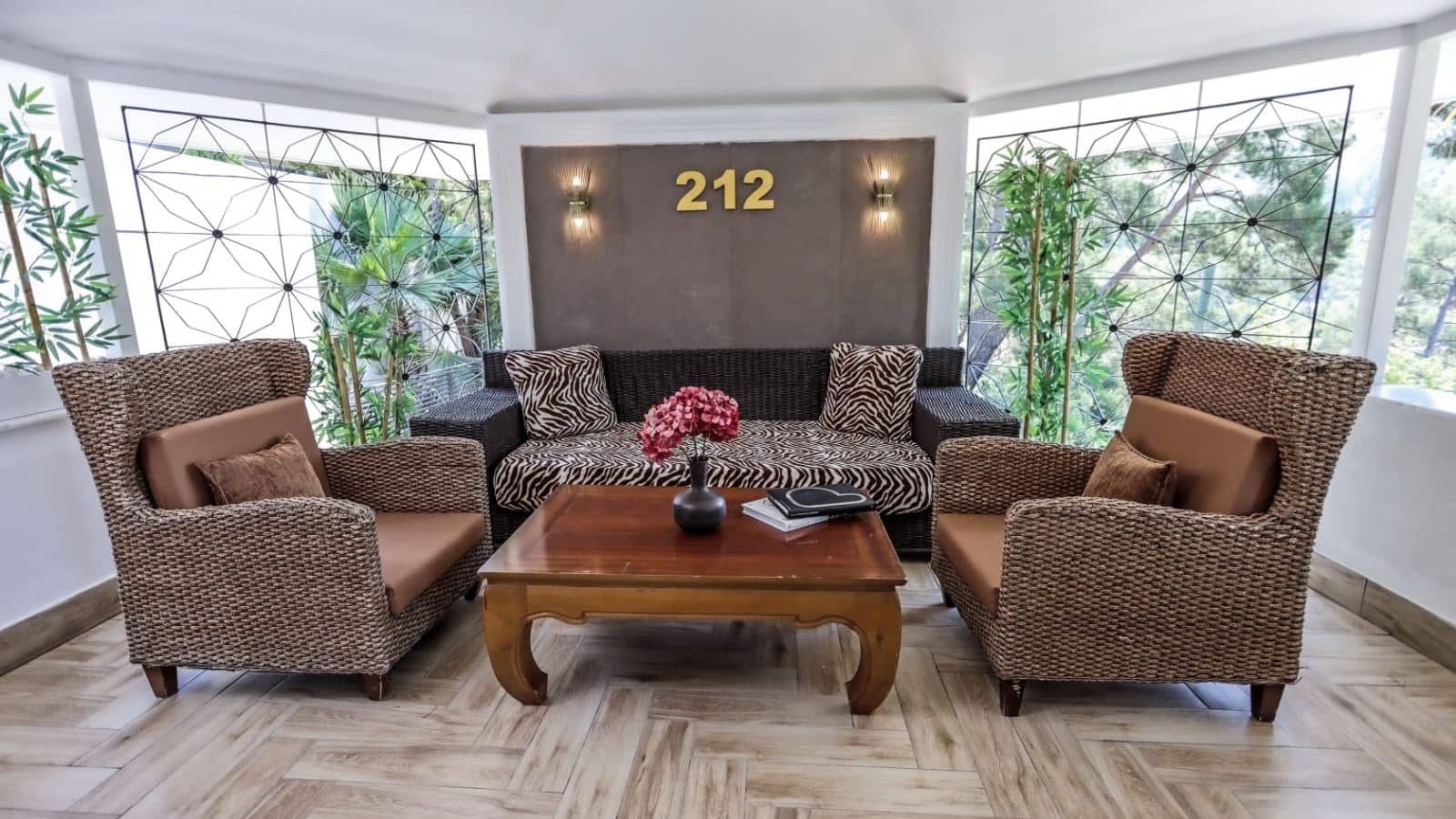 rooms-deluxe-room-with-terrace