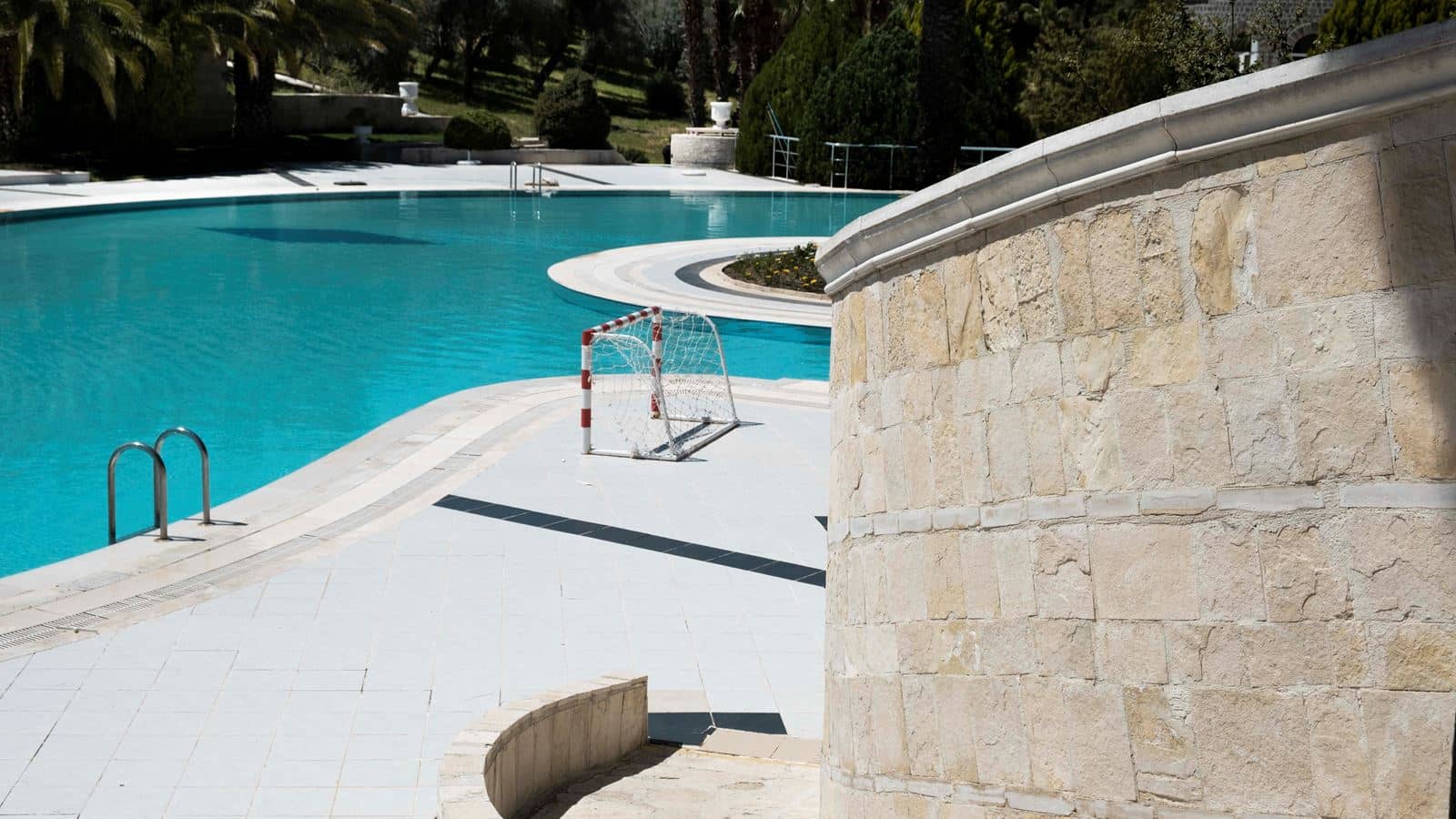 pools-outdoor-pool