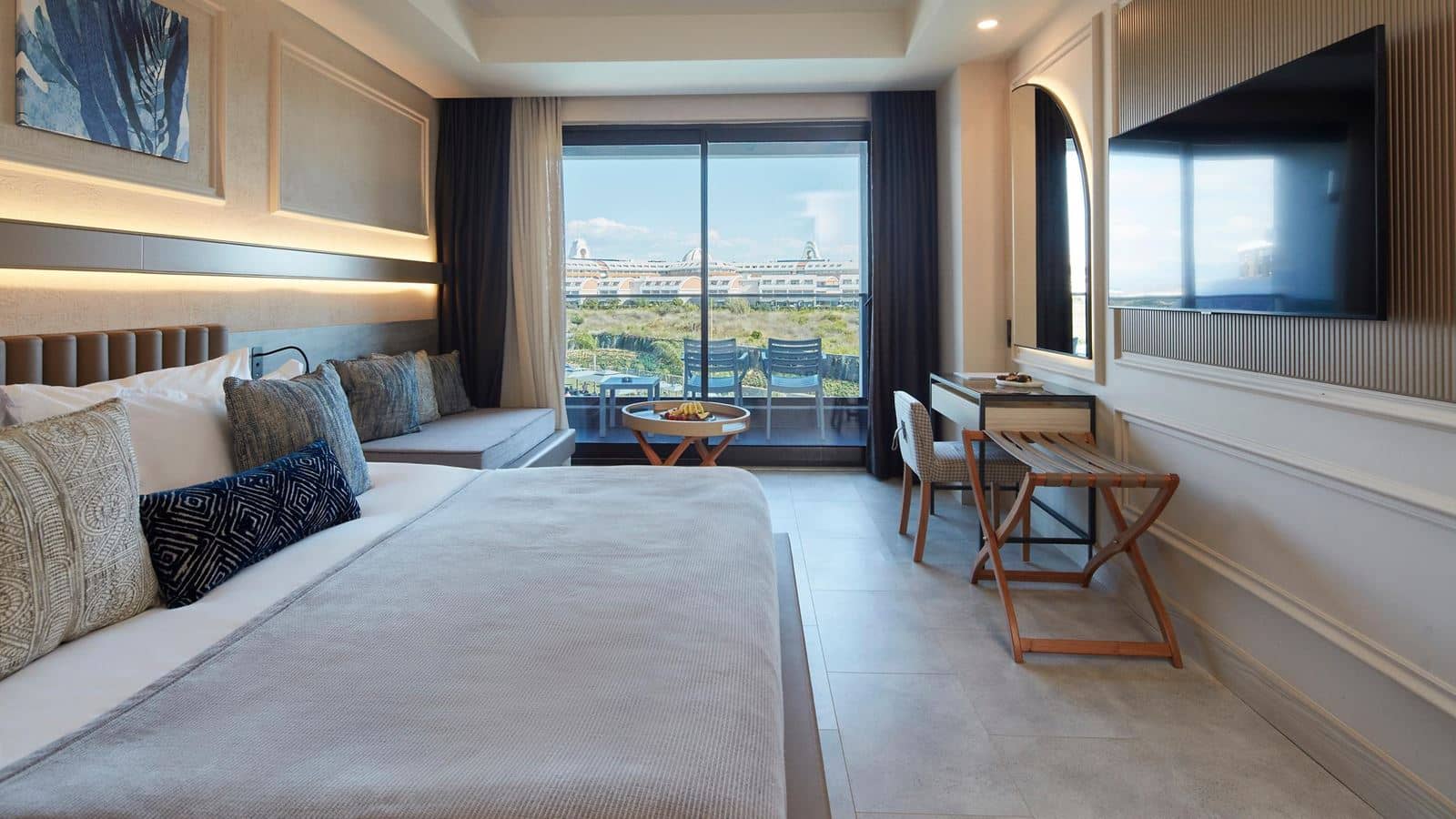 rooms-deluxe-land-view-room