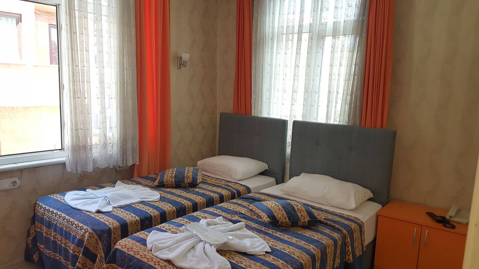 rooms-standard-twin-room