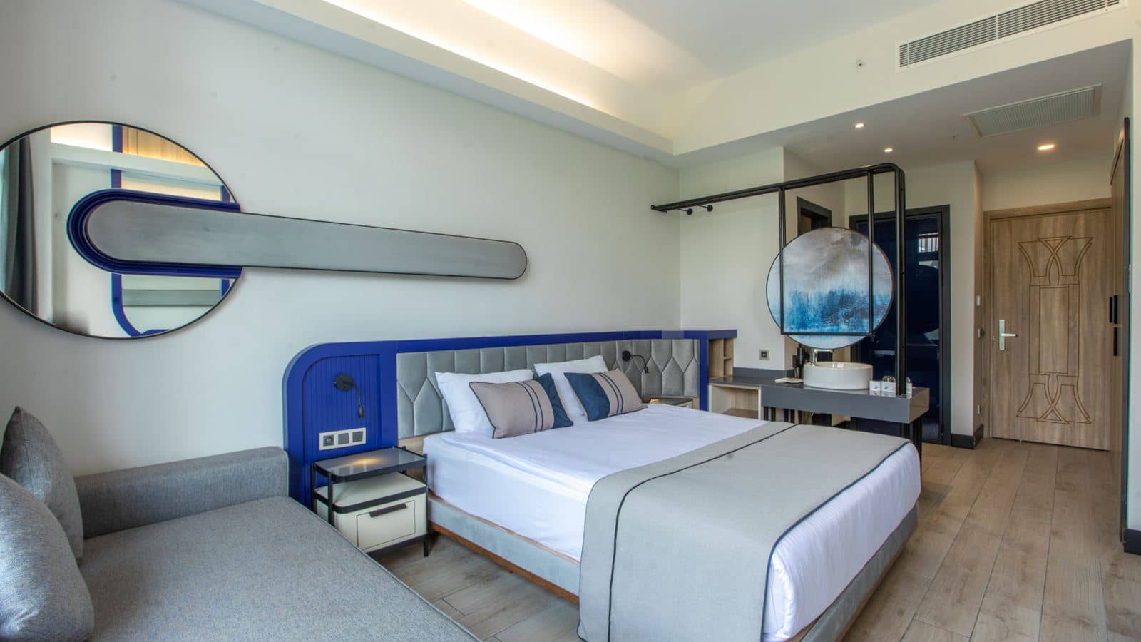 rooms-swim-up-room