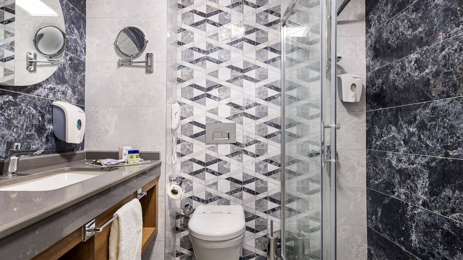 rooms-standard-room-land-view