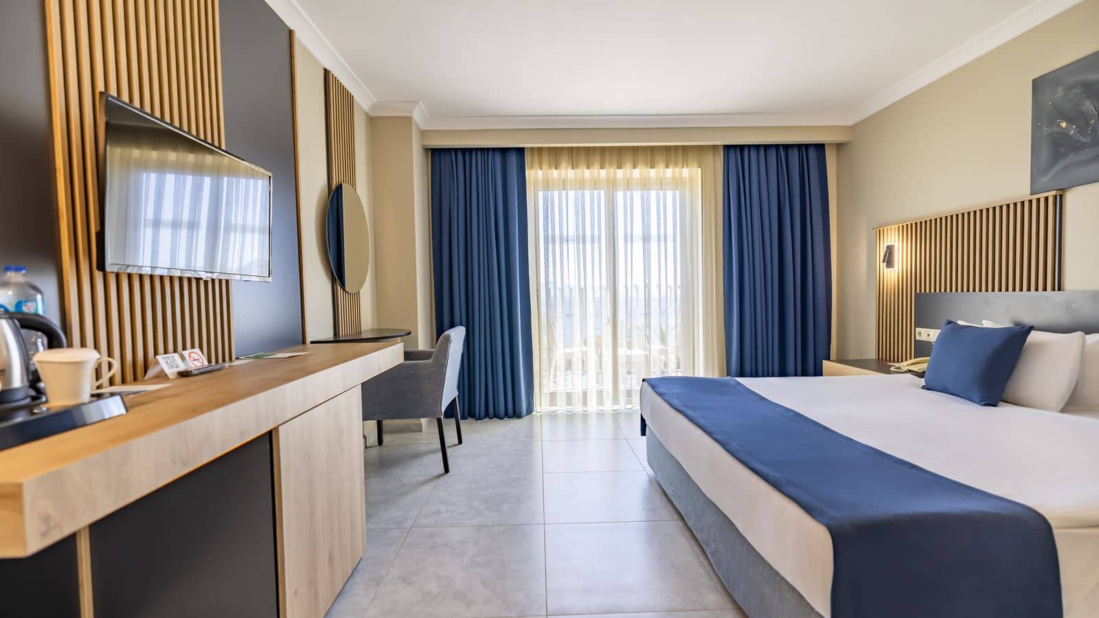 rooms-main-building-family-room