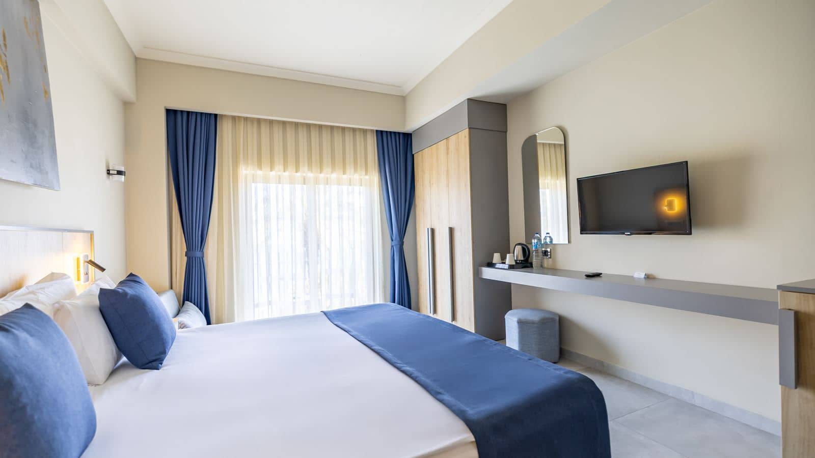rooms-club-family-room