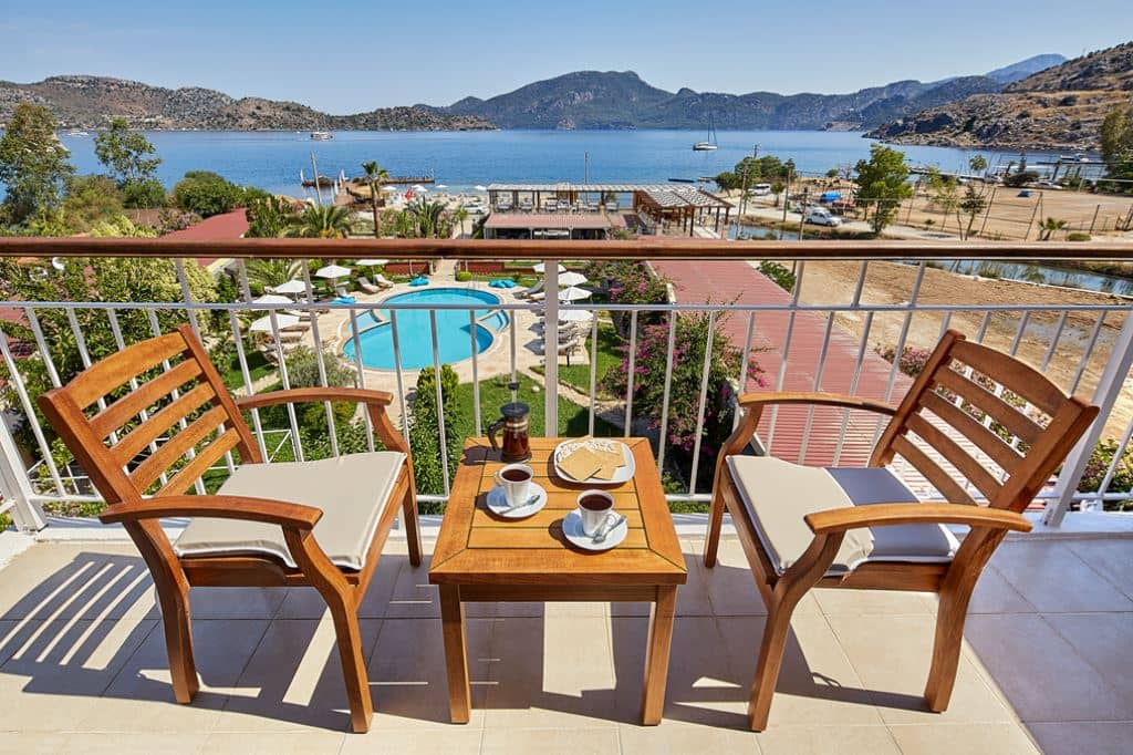 rooms-deluxe-room-sea-view