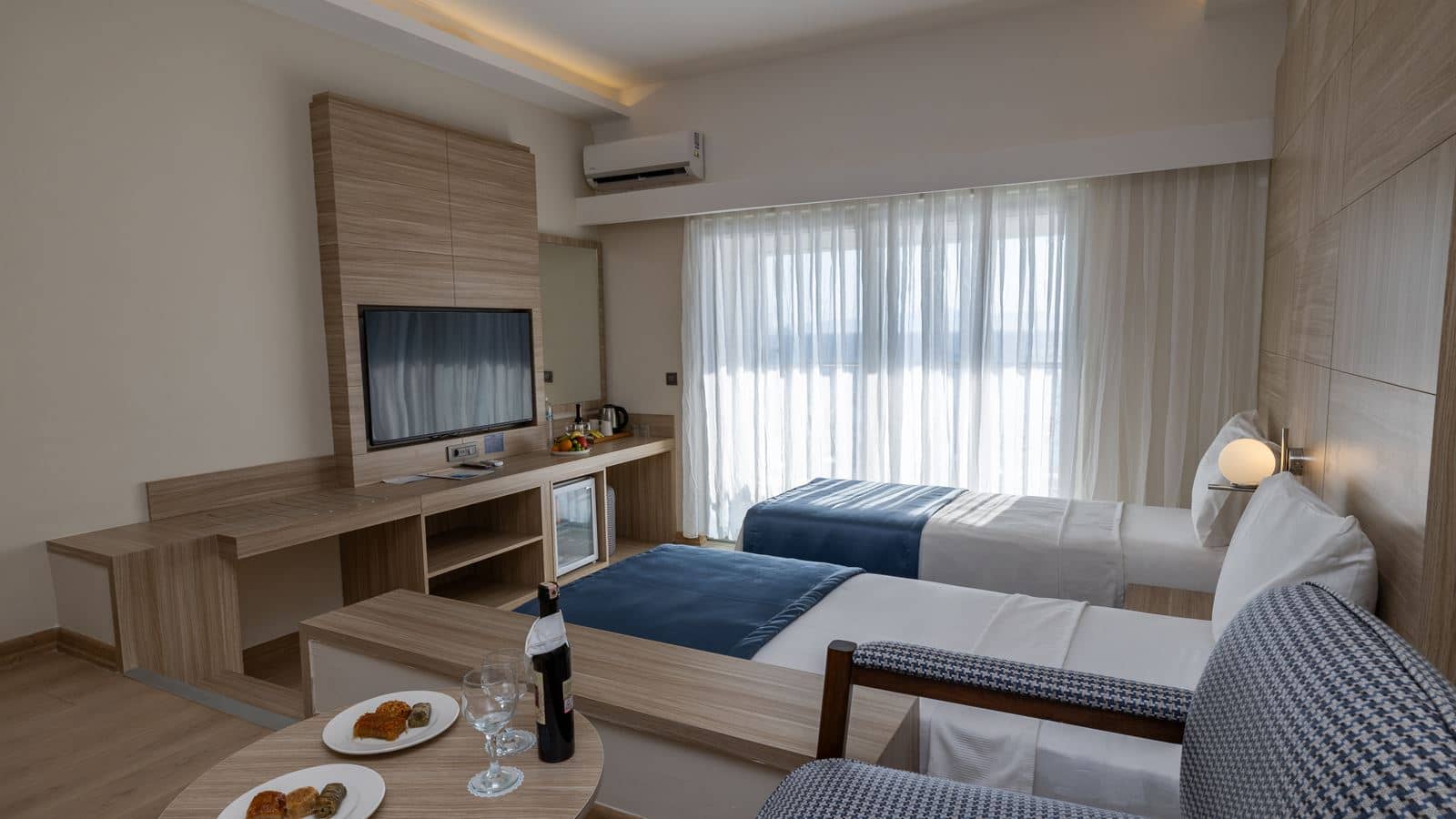 rooms-superior-room