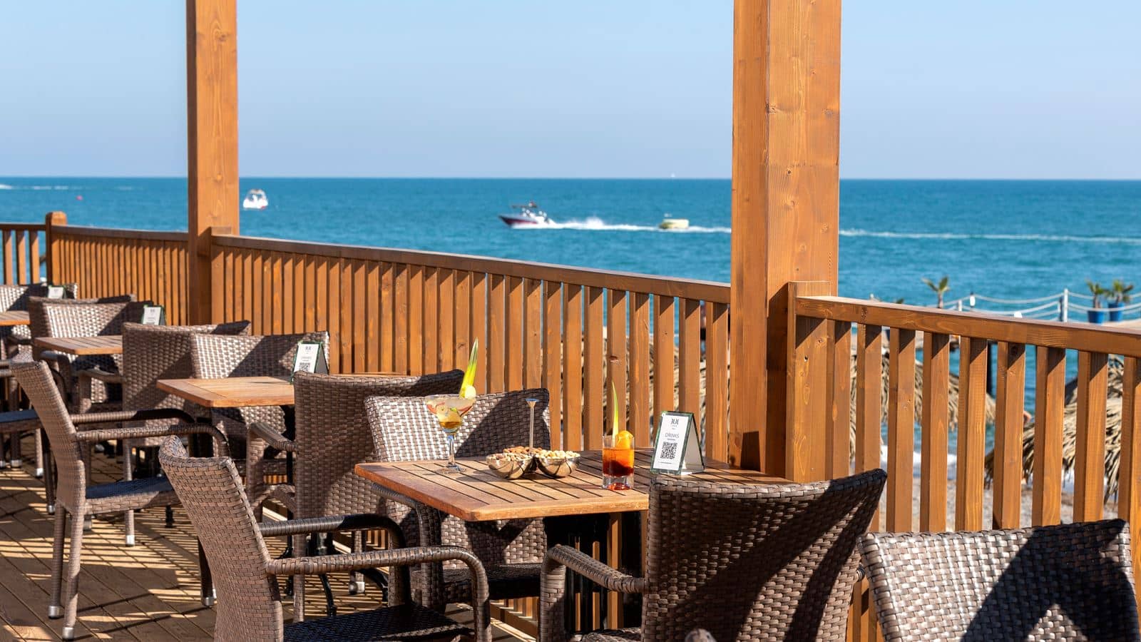 bars-sunset-beach-bar