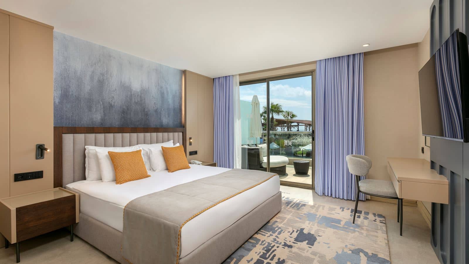 rooms-lake-house-room
