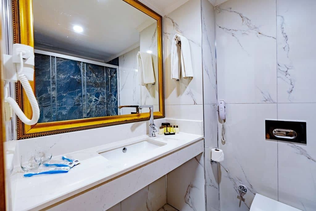 rooms-jacuzzi-grand-family-sea-view
