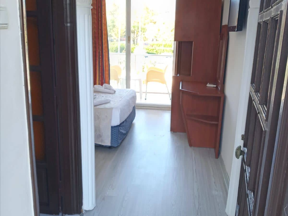rooms-standard-room