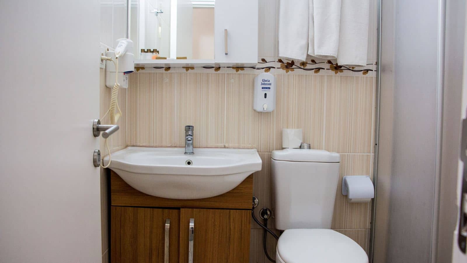 rooms-standard-room