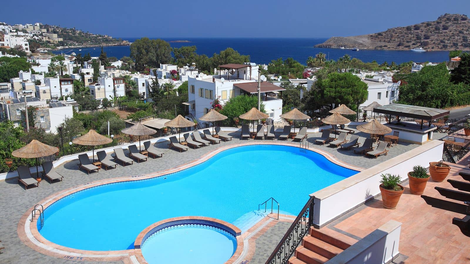 pools-outdoor-pool