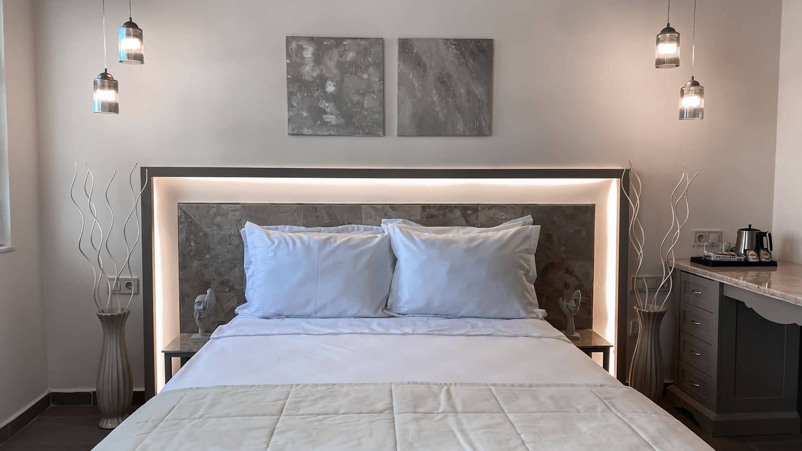 rooms-classic-room