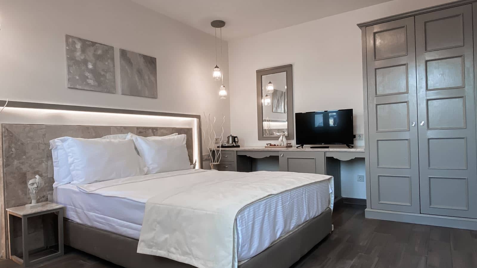 rooms-deluxe-room
