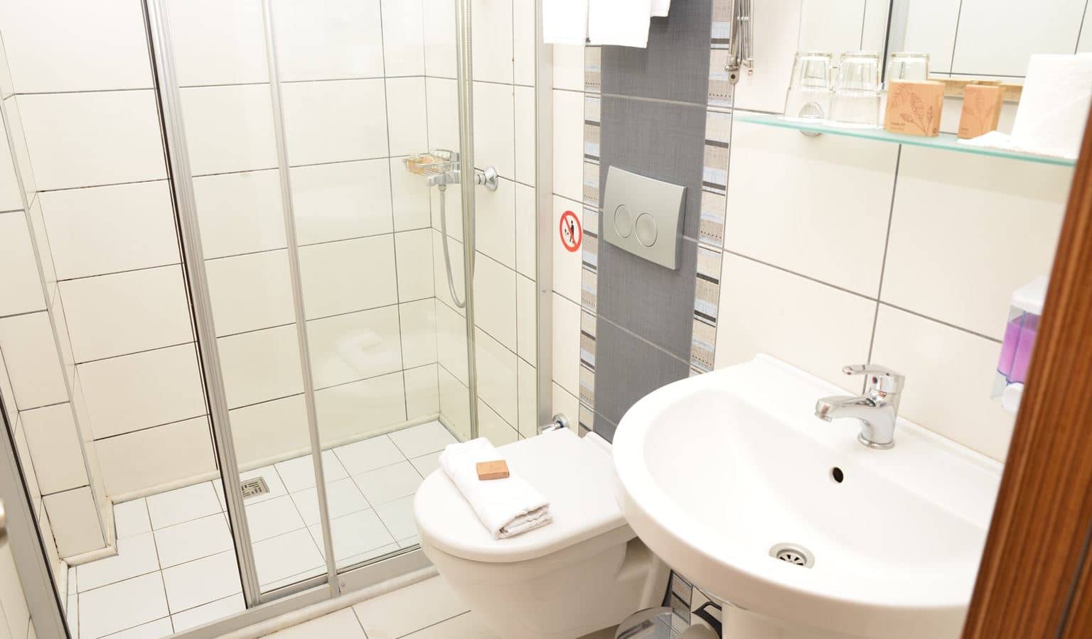 rooms-standard-room