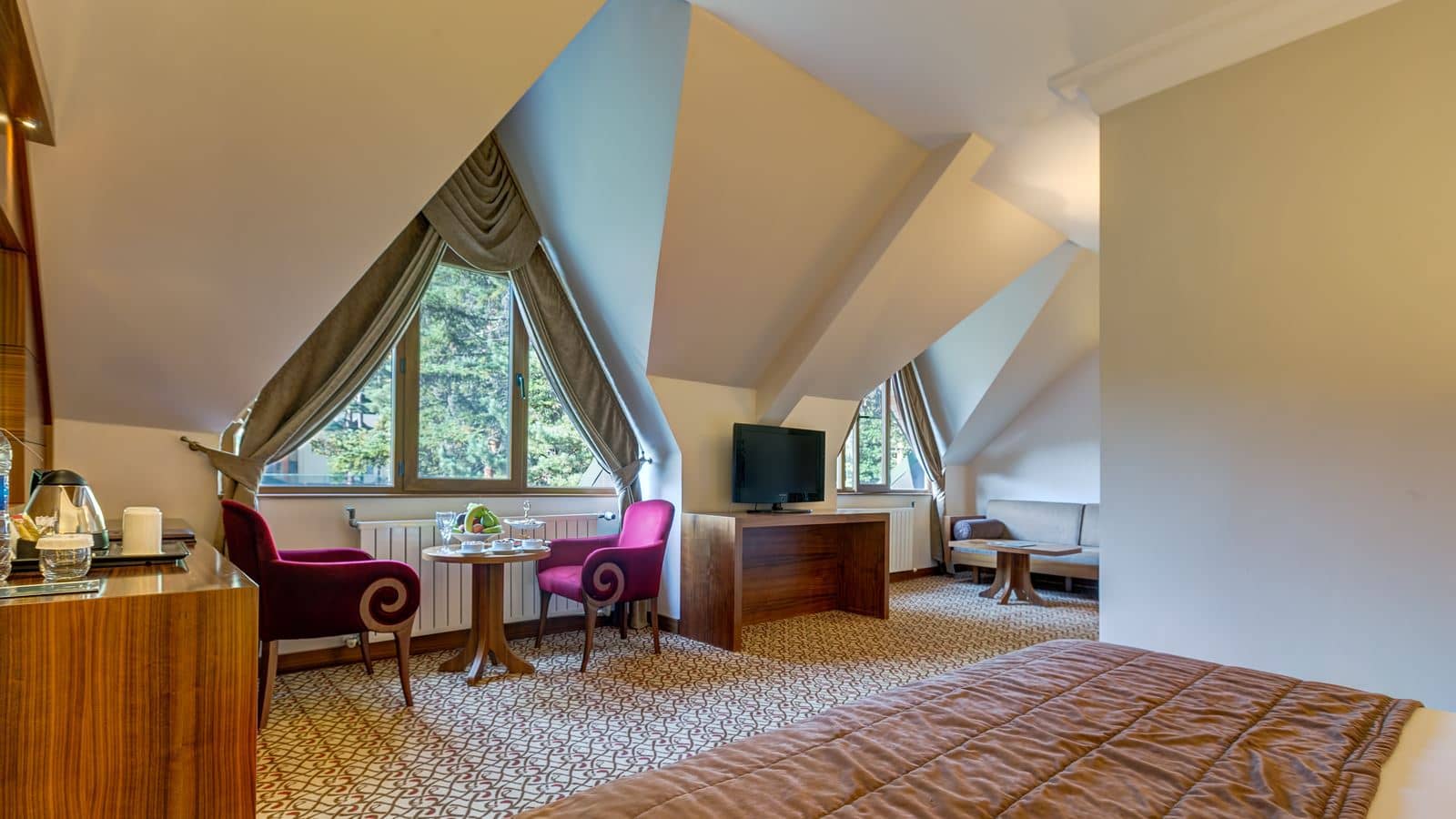 rooms-deluxe-oda-orman-tarafi