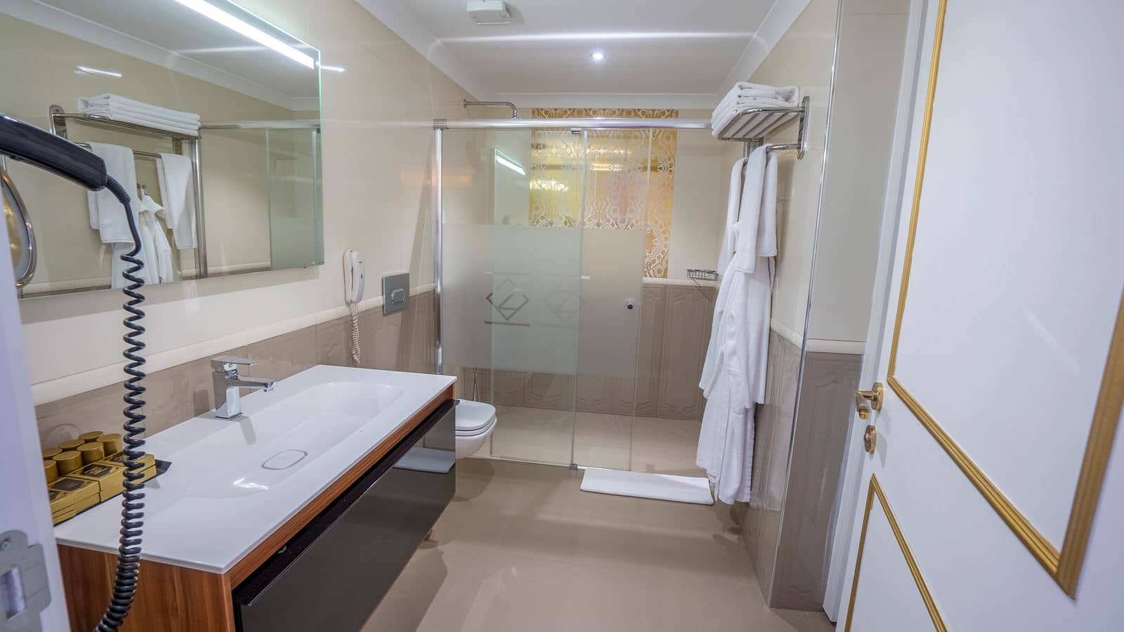 rooms-suite-room