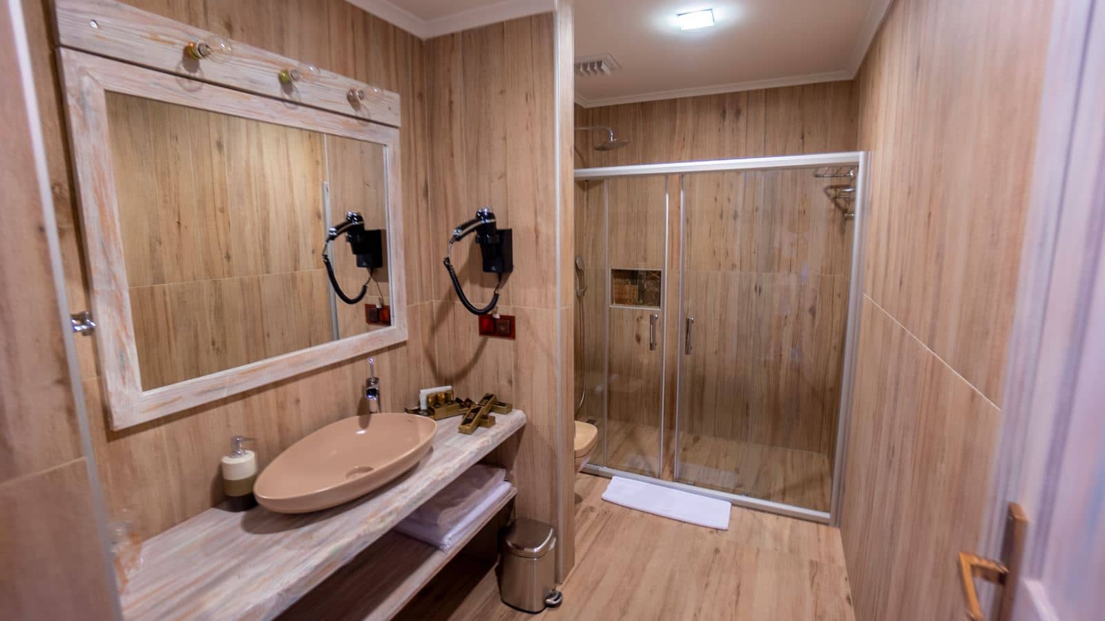 rooms-suite-room