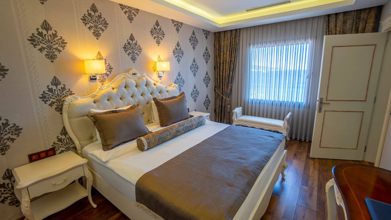 rooms-suite-room