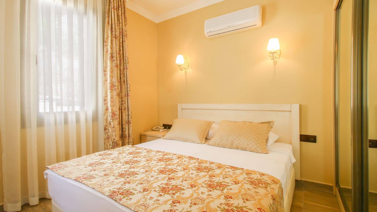 rooms-deluxe-apart-room