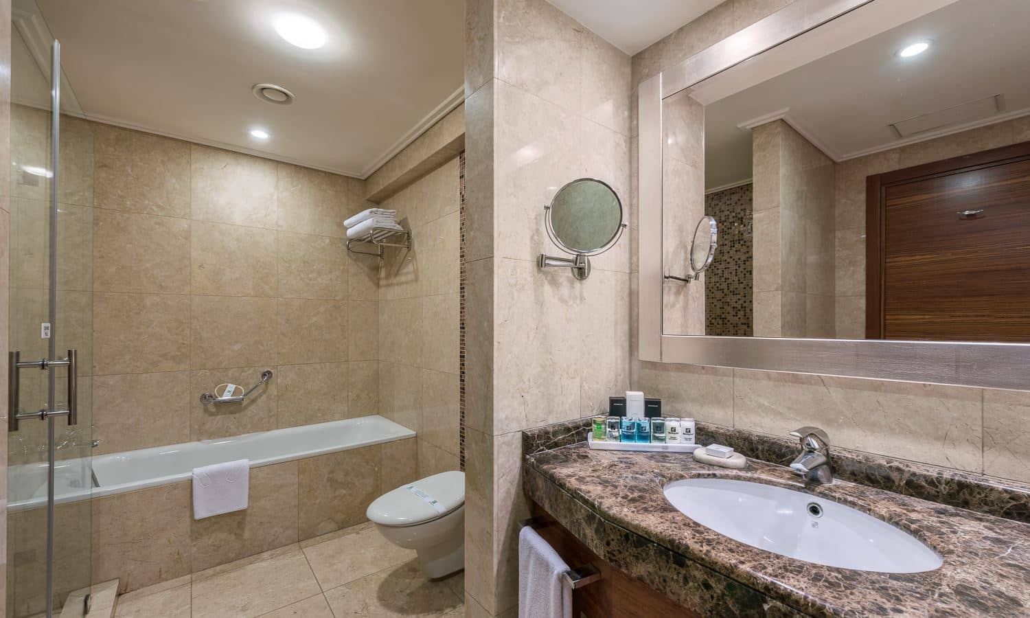 rooms-deluxe-room
