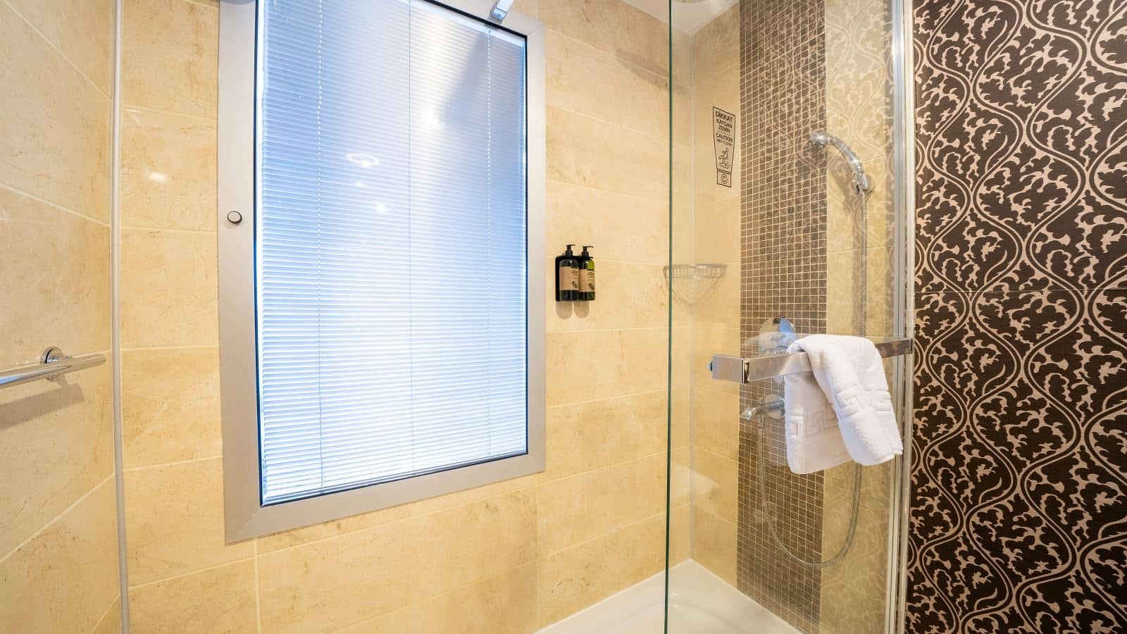 rooms-standard-room