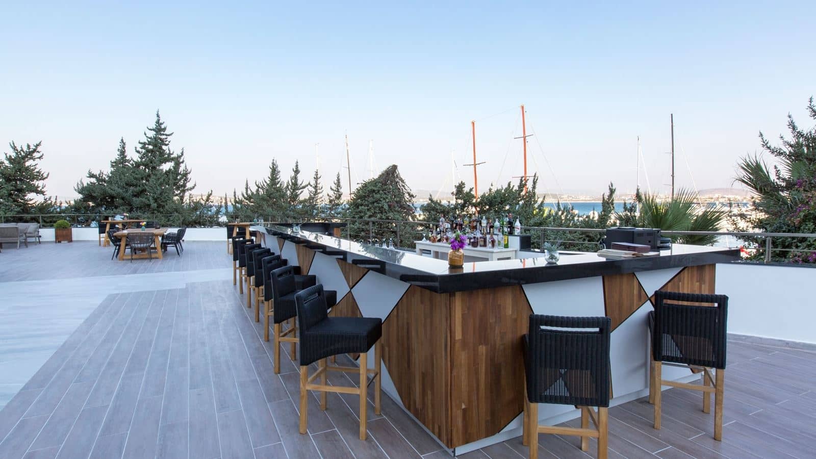 bars-bakus-luna-lounge
