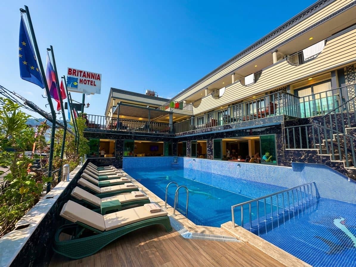 pools-outdoor-pool