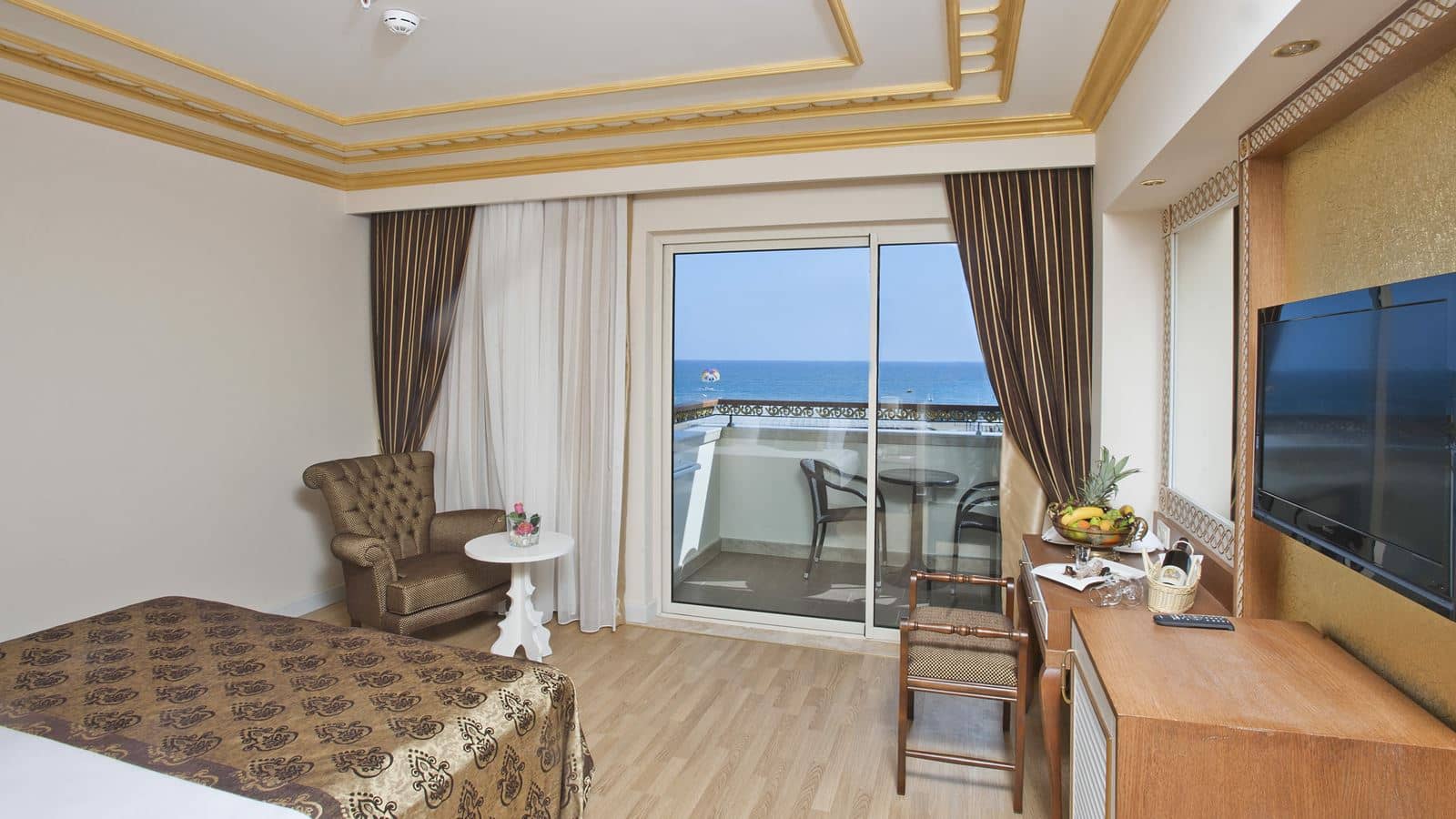 rooms-family-room