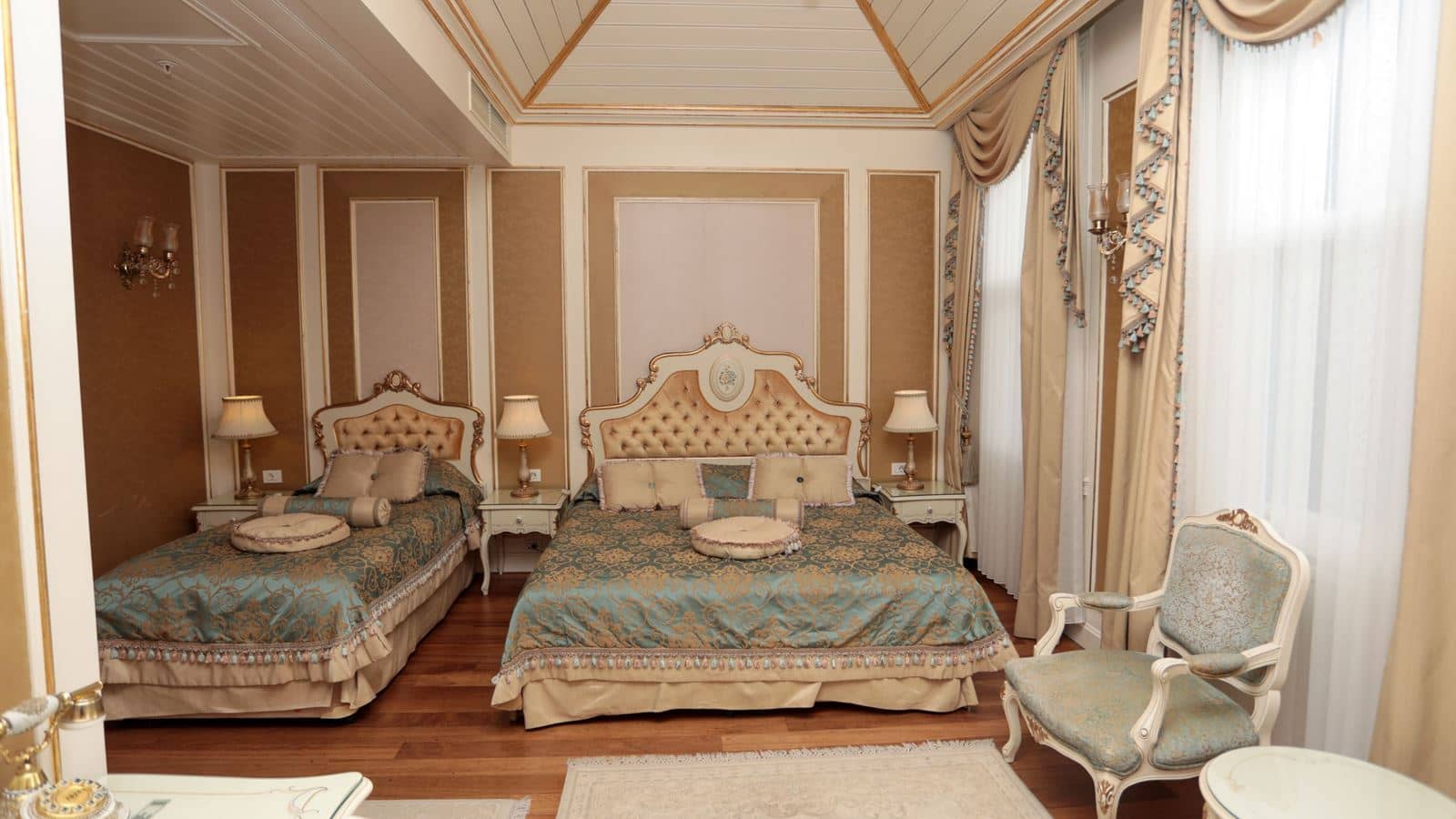 rooms-suit-oda