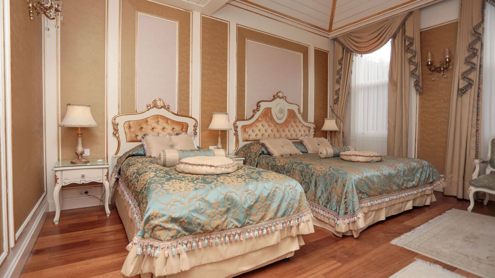 rooms-suit-oda