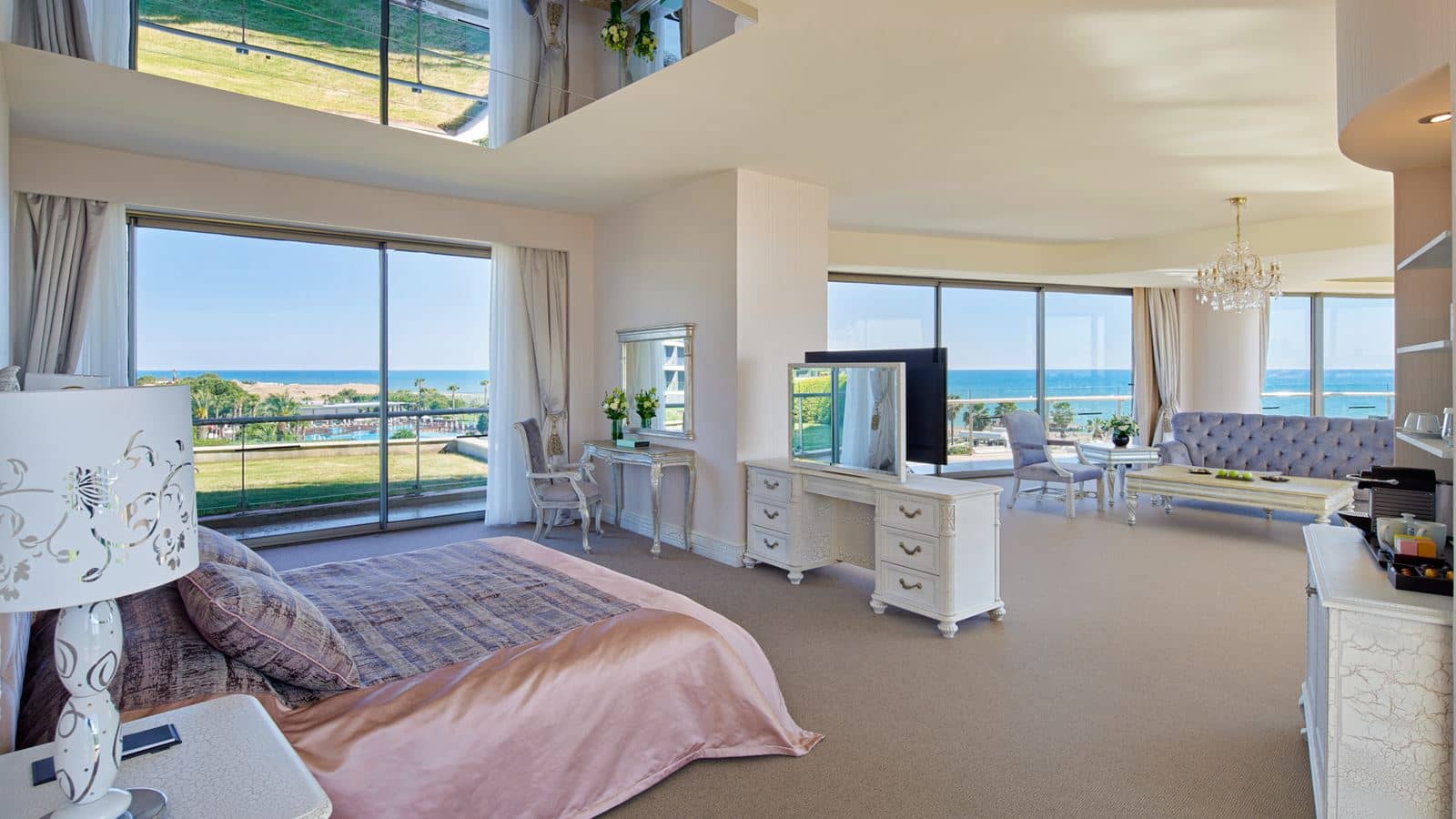 rooms-royal-deluxe-suite