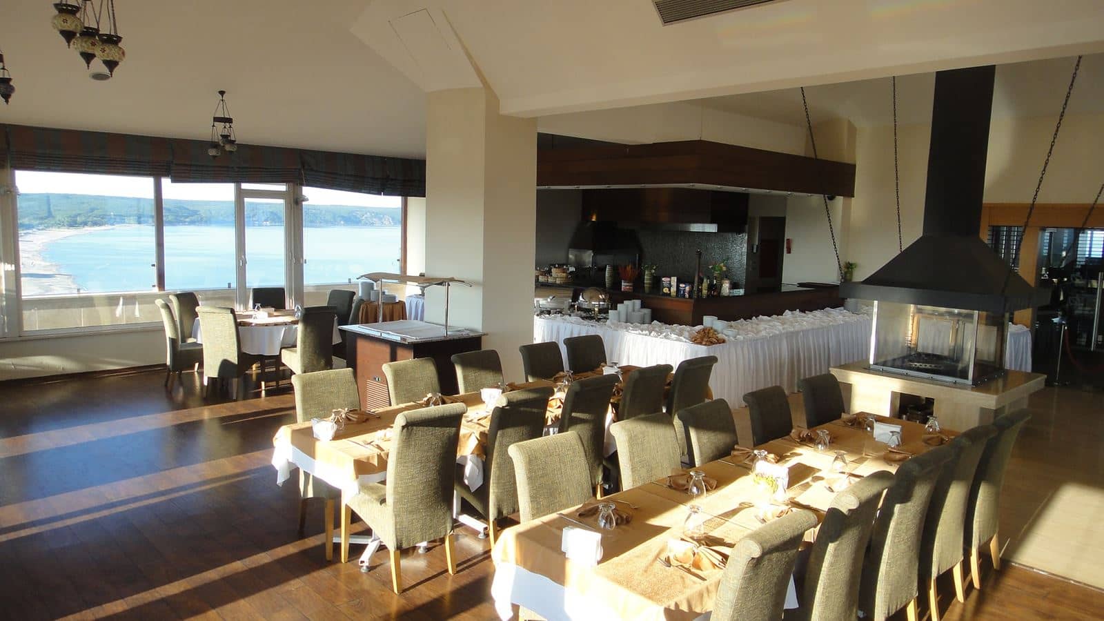 restaurants-restaurant