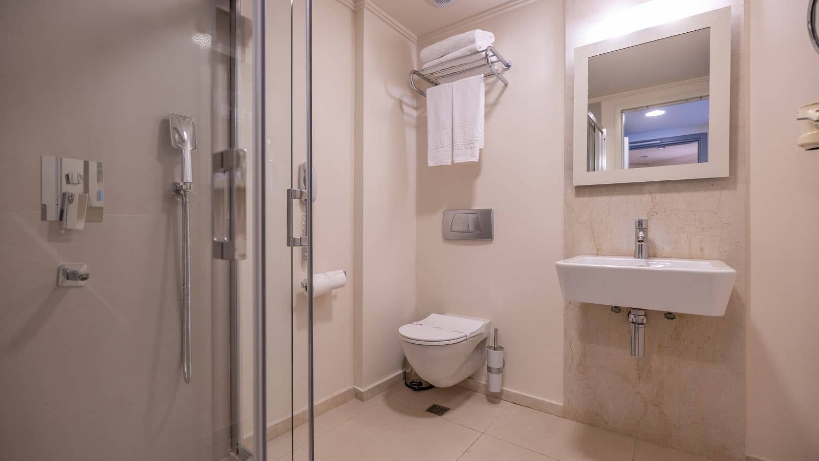 rooms-superior-family-corner-room