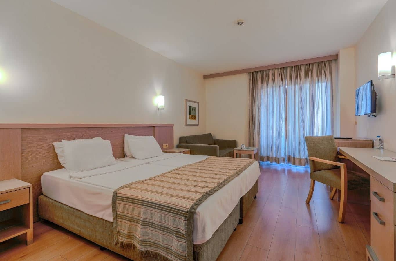 rooms-standard-room-side-sea-view-with-balcony