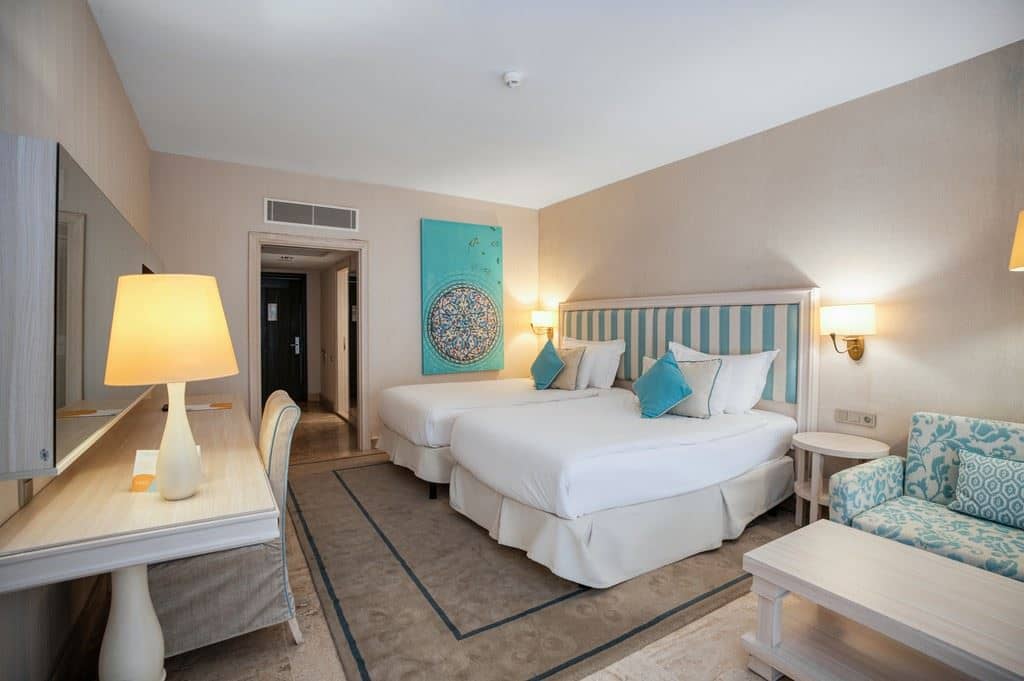 rooms-deluxe-room