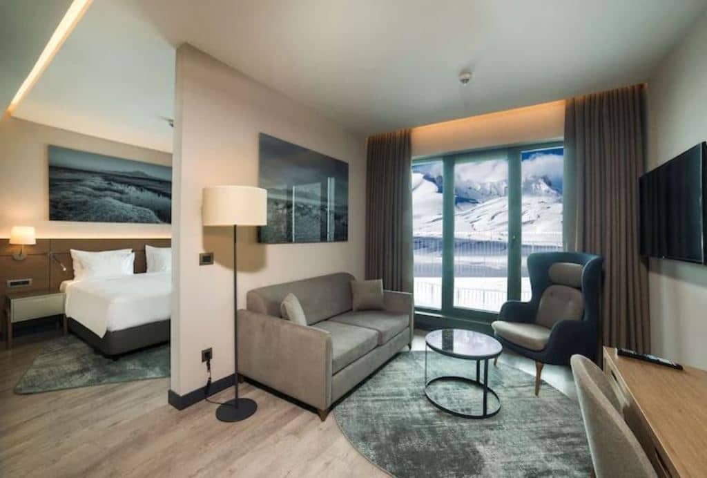 rooms-suite-mountain-view