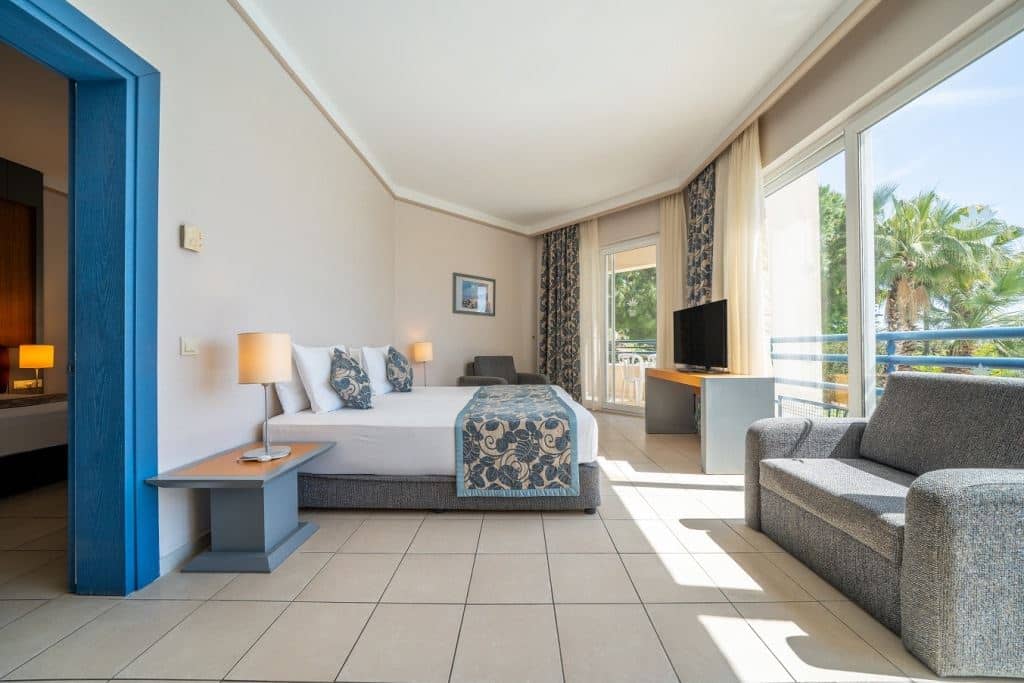 rooms-suite-room