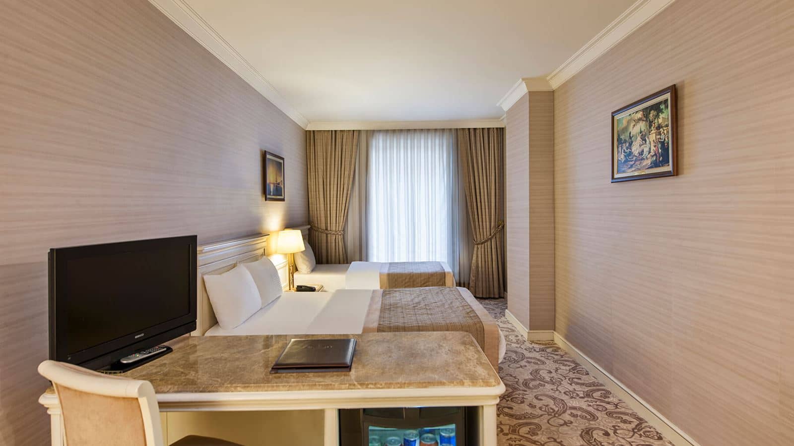 rooms-classic-room